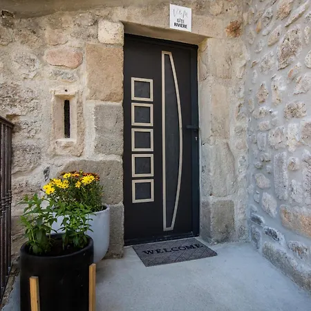 Hotel Domaine Le C4 Berrias-et-Casteljau